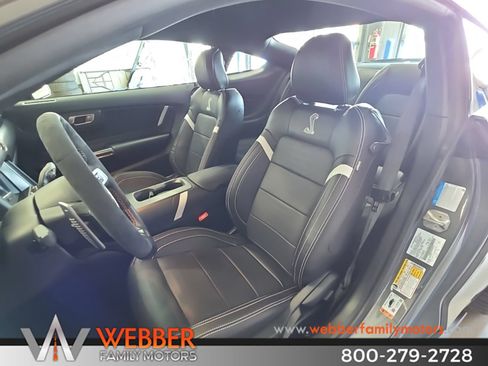 Used 2022 Ford Mustang Shelby GT500 w/ Technology Package RWD image 18