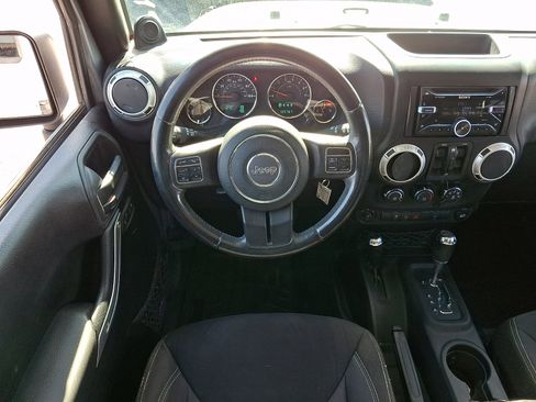 Used 2013 Jeep Wrangler Unlimited Sahara w/ Connectivity Group AWD/4WD image 11