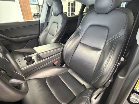 Used 2020 Tesla Model Y Long Range image 17