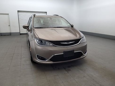 Used 2017 Chrysler Pacifica Touring-L FWD image 14