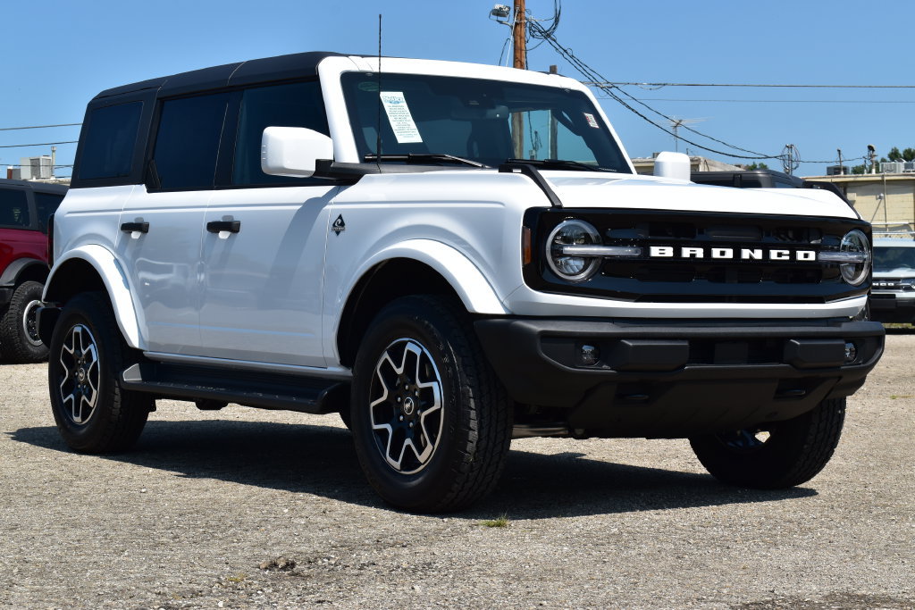 New 2026 Ford Bronco Outer Banks AWD/4WD image 3