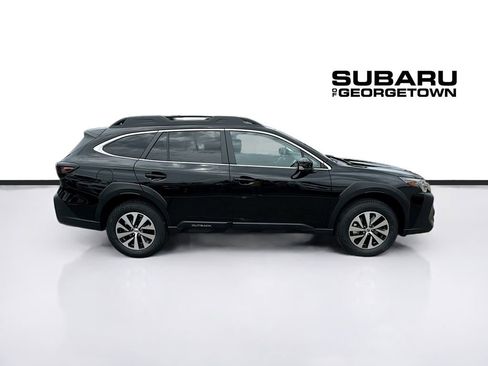 Used 2025 Subaru Outback Premium AWD/4WD image 9