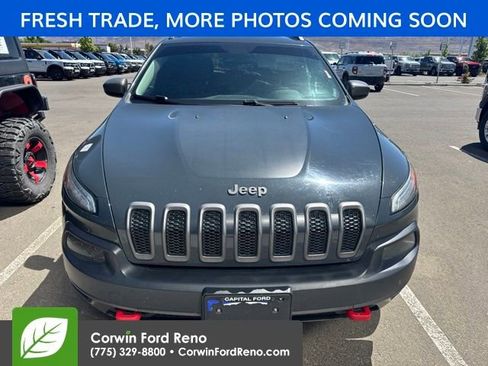 Used 2016 Jeep Cherokee Trailhawk AWD/4WD image 2