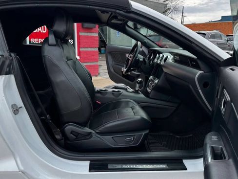 Used 2018 Ford Mustang Premium image 12