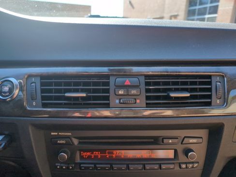 Used 2008 BMW 328i Convertible image 11