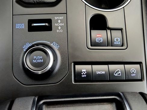Used 2021 Toyota Highlander XSE AWD/4WD image 36