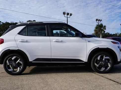 New 2026 Hyundai Venue SEL image 3