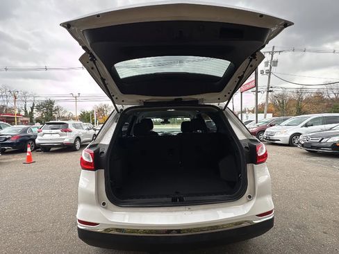 Used 2021 Chevrolet Equinox LT image 17