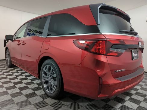 New 2026 Honda Odyssey Touring image 3