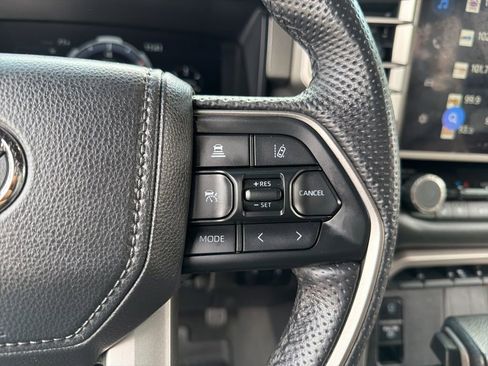 Used 2025 Toyota Tundra Limited AWD/4WD image 18