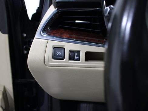 Used 2019 Cadillac XT5 Luxury FWD image 9