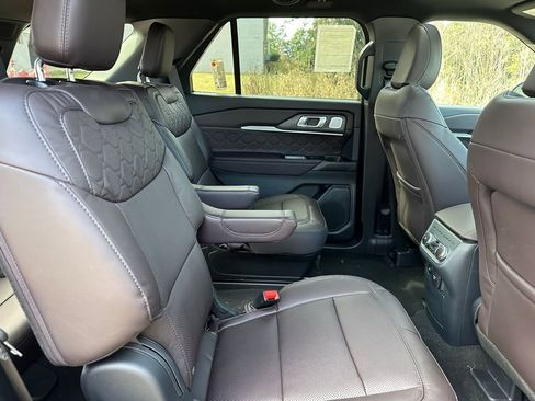 Used 2026 Ford Explorer Platinum w/ LUX Leather Package AWD/4WD image 35