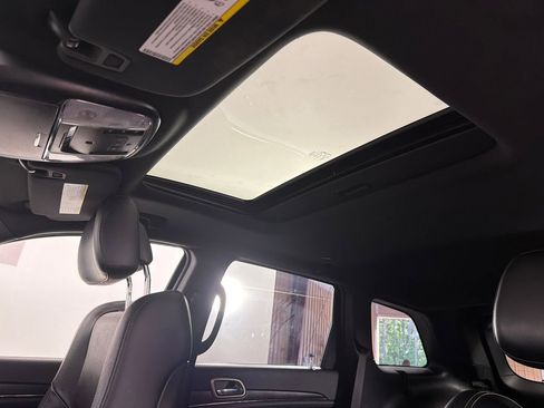Used 2017 Jeep Grand Cherokee Limited AWD/4WD image 2