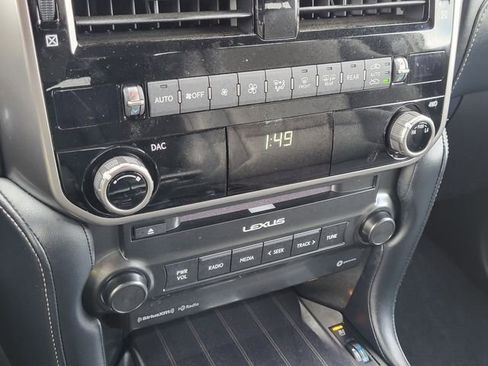 Used 2023 Lexus GX 460 Premium w/ Premium Package image 18