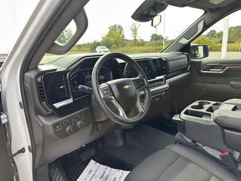 Used 2024 Chevrolet Silverado 1500 LT image 21