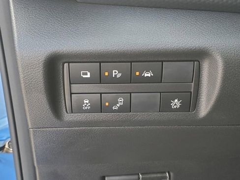 Certified 2025 Nissan Kicks Play S image 17