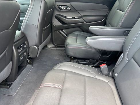 Used 2023 Chevrolet Traverse RS FWD image 23