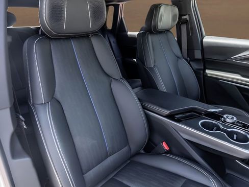 Certified 2025 Cadillac Lyriq Luxury w/ LPO, Floor Liner Package AWD/4WD image 31