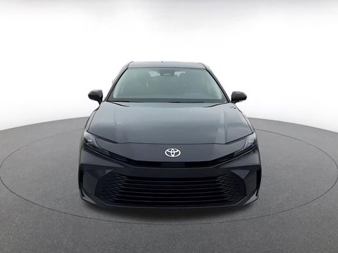 Used 2025 Toyota Camry LE image 4