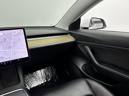 Used 2021 Tesla Model 3 Standard Range Plus image 26