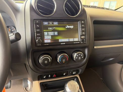 Used 2017 Jeep Patriot High Altitude AWD/4WD image 13