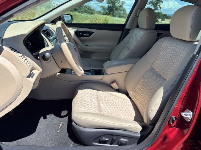 Used 2016 Nissan Altima 2.5 SV FWD image 9