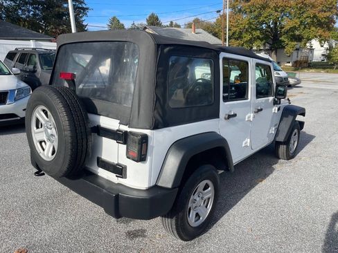 Used 2018 Jeep Wrangler Unlimited Sport w/ Connectivity Group AWD/4WD image 6