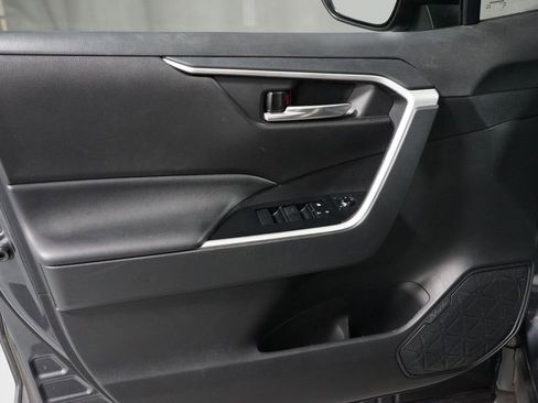 Used 2021 Toyota RAV4 XLE w/ Convenience Package image 29