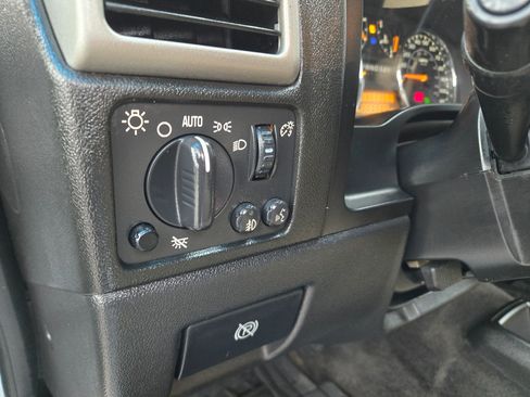 Used 2011 Chevrolet Colorado LT image 25