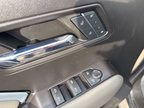 Used 2023 Chevrolet Colorado ZR2 w/ ZR2 Convenience Package III image 17