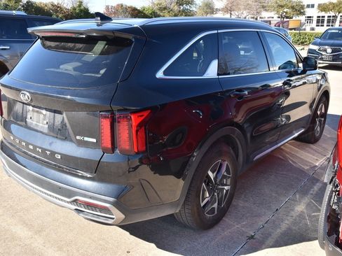 Used 2021 Kia Sorento EX image 6
