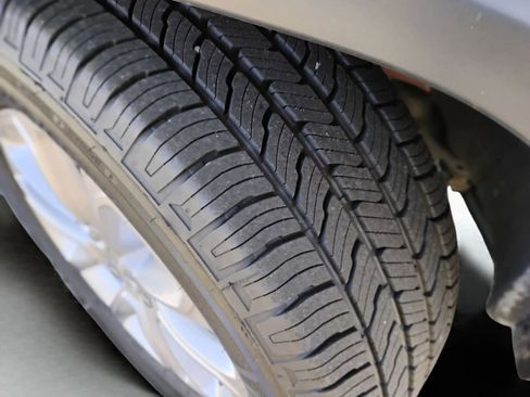 Used 2022 Jeep Grand Cherokee Laredo E image 36