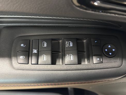 Used 2025 Dodge Durango GT AWD/4WD image 16