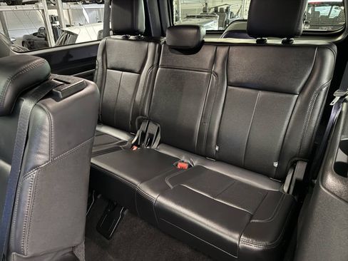 Used 2019 Ford Expedition Max XLT w/ Equipment Group 202A AWD/4WD image 22
