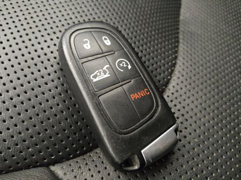 Used 2019 Jeep Cherokee Limited AWD/4WD image 32