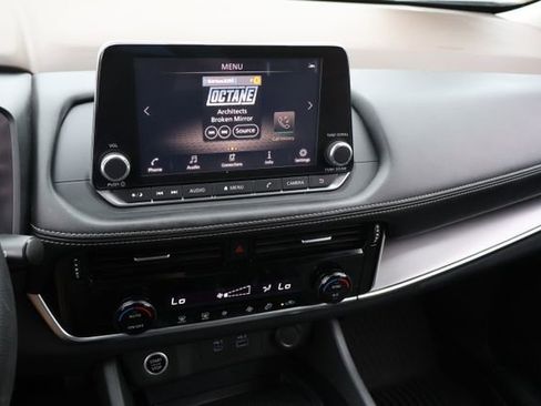 Used 2022 Nissan Rogue SV image 27