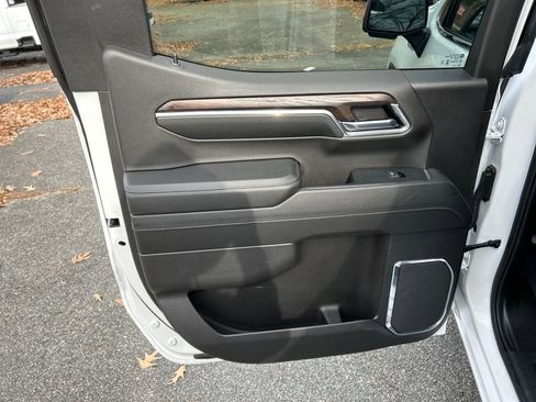 Used 2024 GMC Sierra 1500 SLT image 26