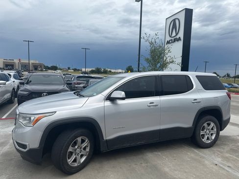 Used 2018 GMC Acadia SLE FWD image 4