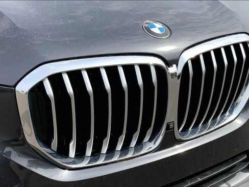 Used 2022 BMW X5 xDrive40i w/ Premium Package AWD/4WD image 32