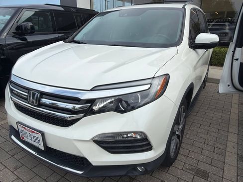 Used 2017 Honda Pilot Elite image 1