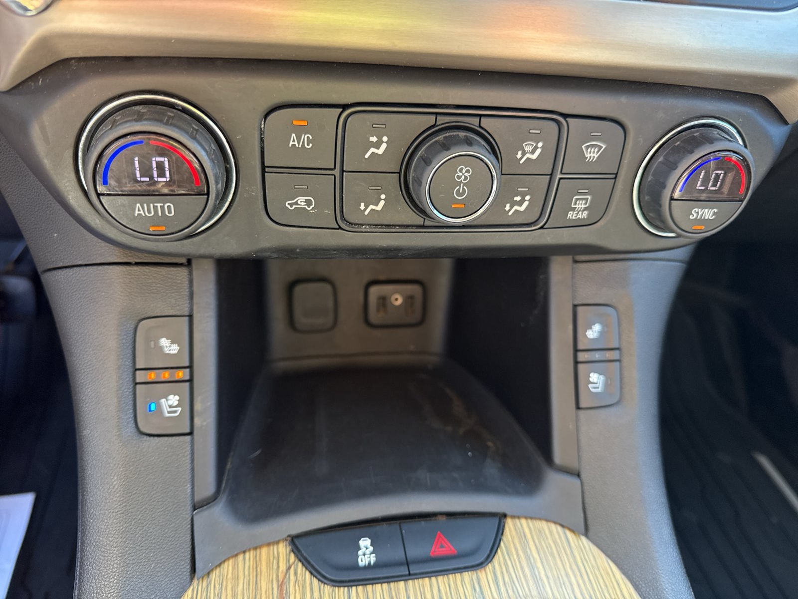 Used 2019 GMC Acadia Denali AWD/4WD image 18