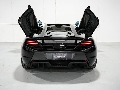 Used 2015 McLaren 650S Spider image 6