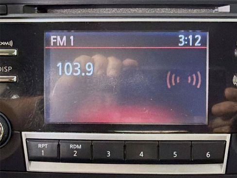 Used 2017 Nissan Altima 2.5 SV FWD image 19
