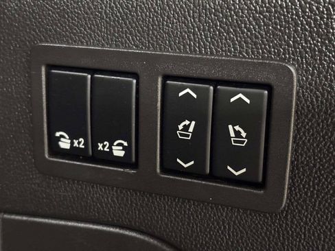 Used 2016 Cadillac Escalade ESV Luxury AWD/4WD image 8