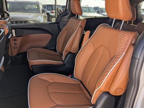 New 2026 Chrysler Pacifica Pinnacle w/ Trailer Tow Group image 13