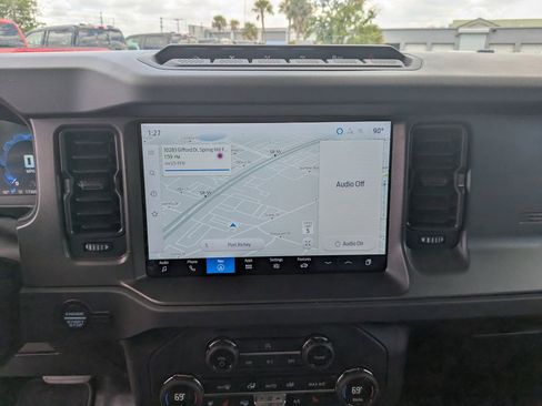 Used 2025 Ford Bronco Badlands image 24