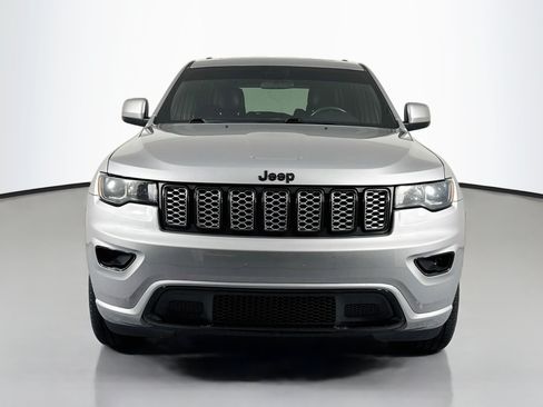 Used 2021 Jeep Grand Cherokee Laredo X AWD/4WD image 2
