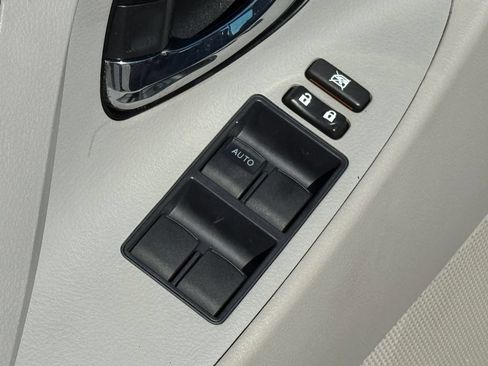 Used 2009 Toyota Camry FWD image 9