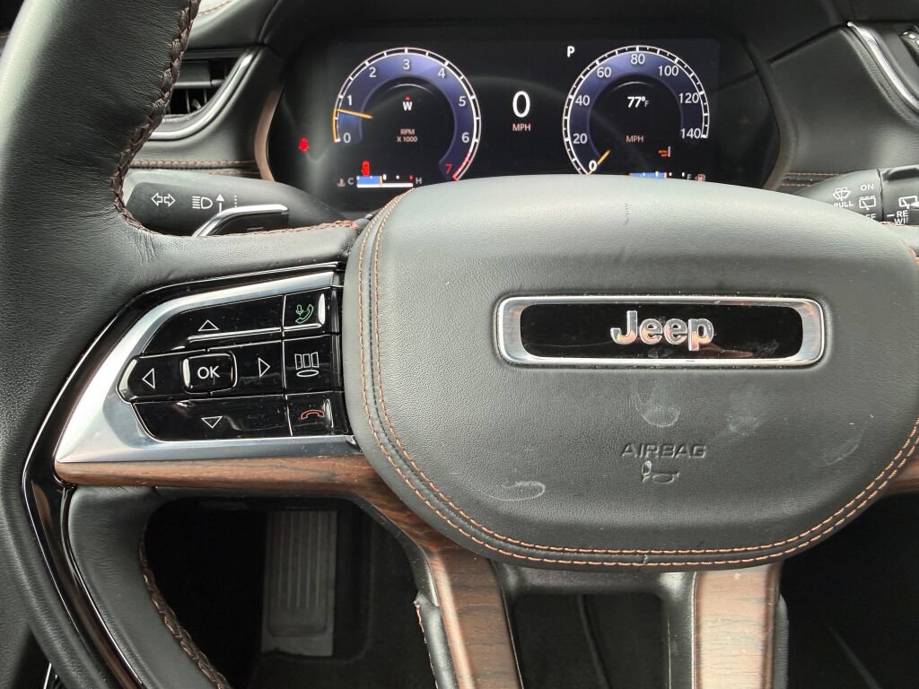Used 2025 Jeep Grand Cherokee L Summit w/ Obsidian Package AWD/4WD image 18