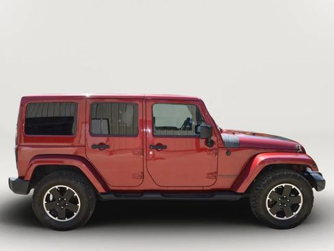 Used 2012 Jeep Wrangler Unlimited Sahara AWD/4WD image 11
